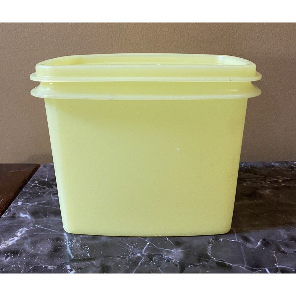 Vintage Tupperware Yellow Shelf Saver Storage Container + Lid 5.5"x4.5"x3" #1243